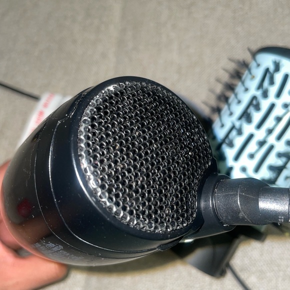 Conair InfinitiPro The Knot Dr. All-in-One Medium Oval Hot Air Brush - Picture 9 of 10